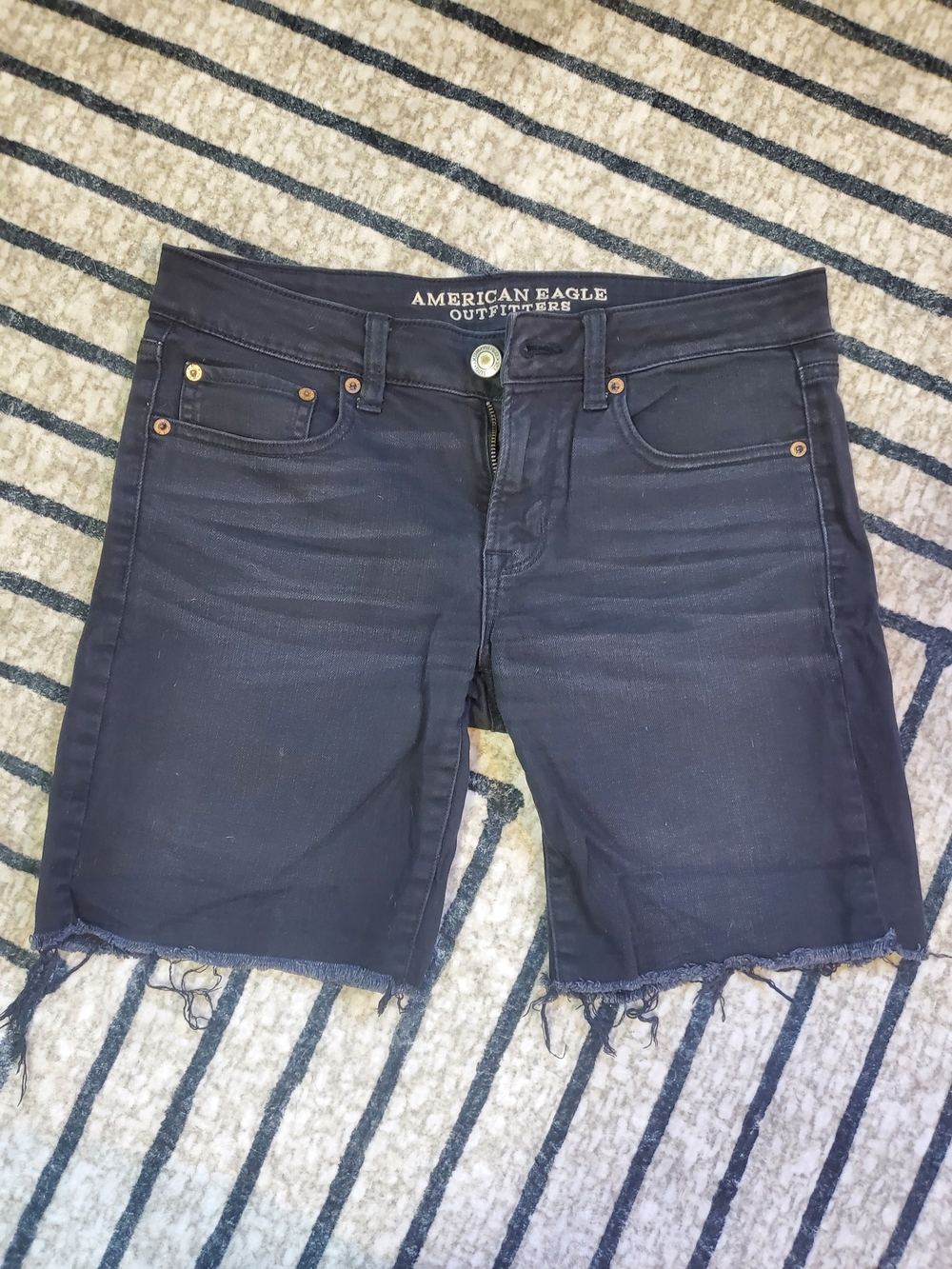 Skinny Bermuda Jean Shorts Sz 8 Black